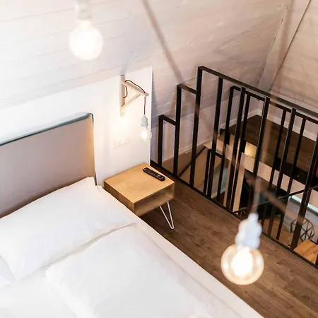 Cooper L Zum Loewen Penzion 3*