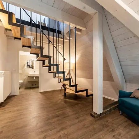 Cooper L Zum Löwen Gasthof Meran