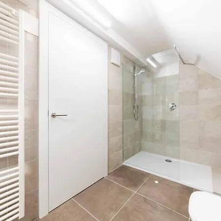 Cooper L Zum Loewen Penzion 3*