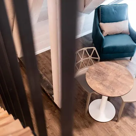 Cooper L Zum Loewen Guest house Merano