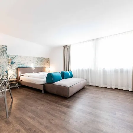 Cooper L Zum Loewen 3*