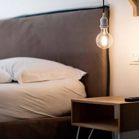 Cooper L Zum Loewen 3* Merano