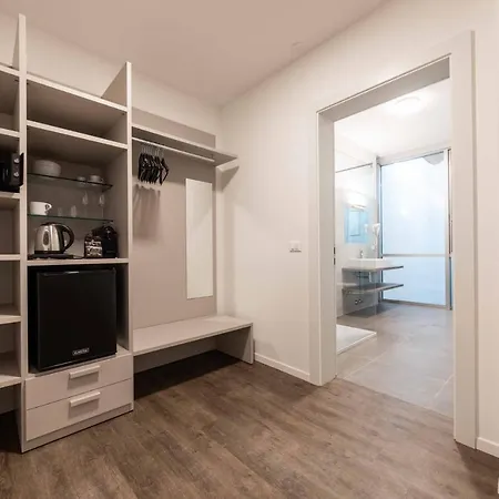 Cooper L Zum Loewen 3*