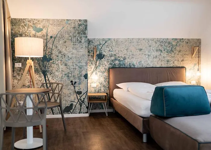 Cooper L Zum Loewen ميرانو