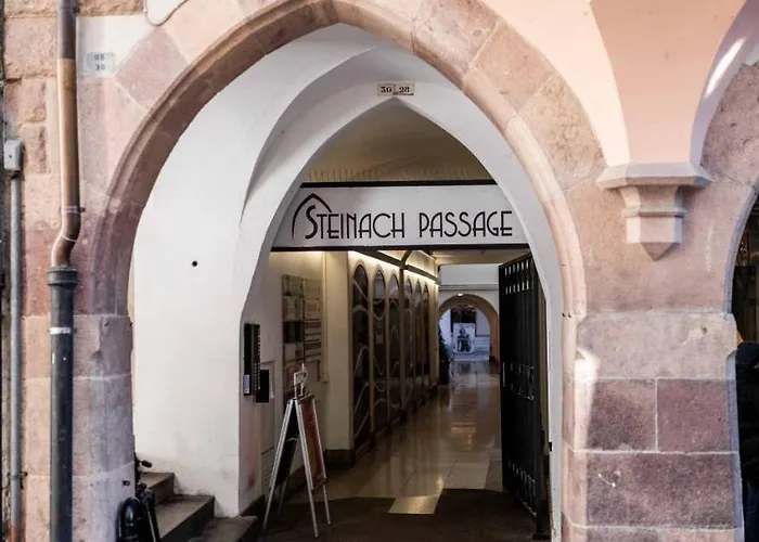 Cooper L Zum Loewen 3* ميرانو