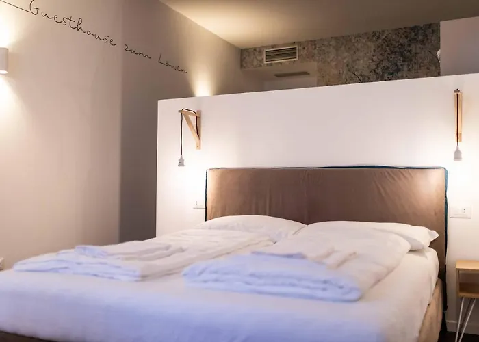 Cooper L Zum Loewen بيت ضيافة 3*