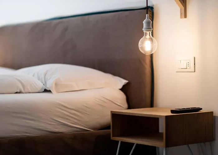 Cooper L Zum Loewen 3* Merano