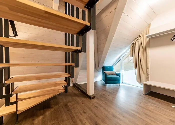 Cooper L Zum Loewen 3* Merano