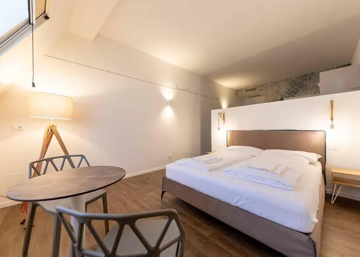 Cooper L Zum Loewen بيت ضيافة 3*