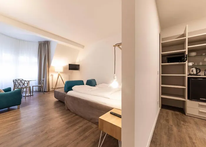 Cooper L Zum Loewen ميرانو